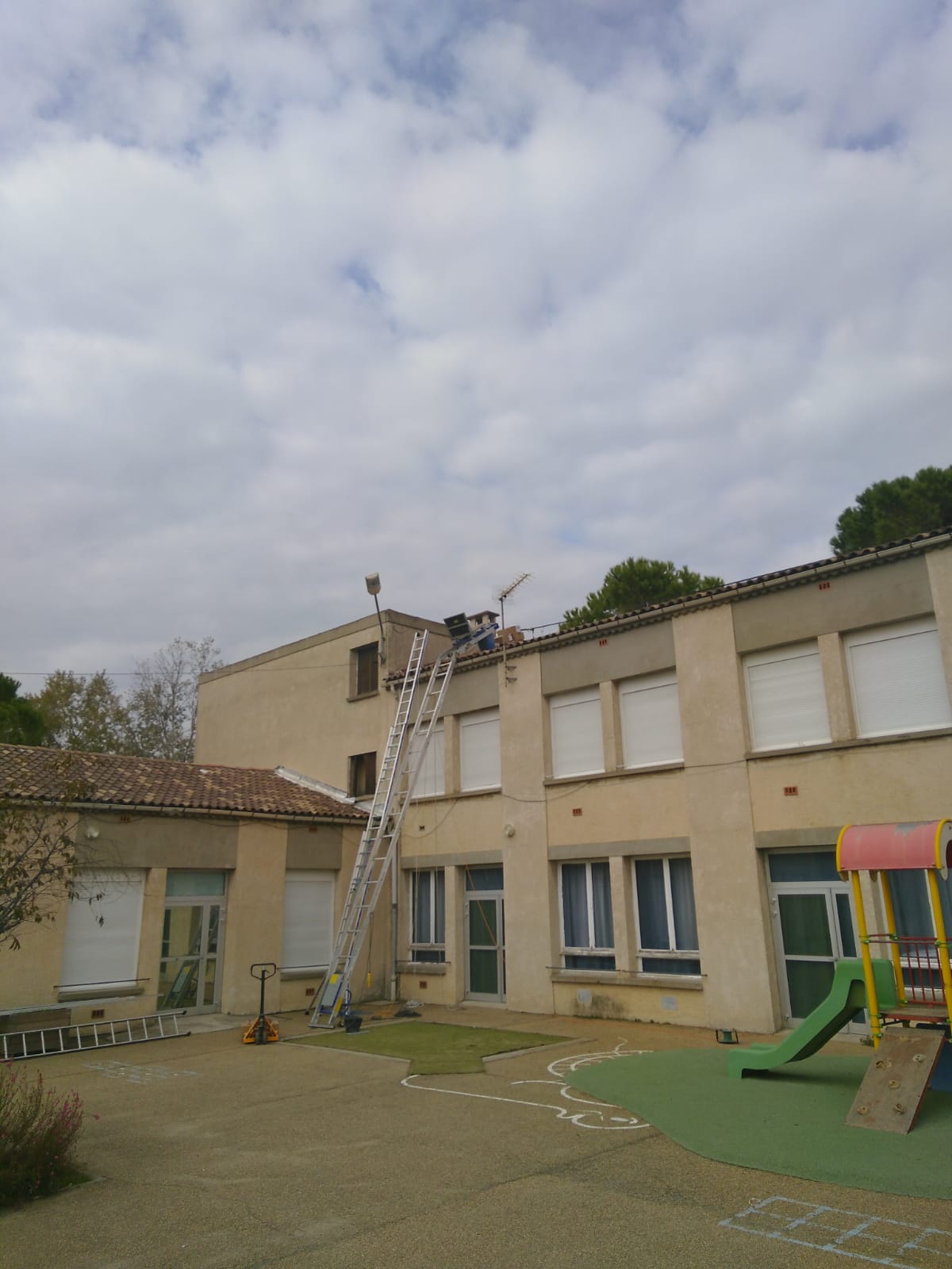  330 m2 de panneaux photovoltaïques pour une puissance de 36 kWc seront posés sur les toits.